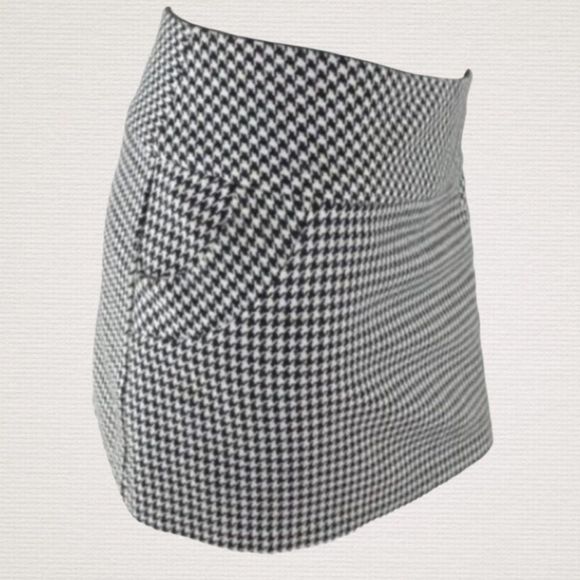 💫4/30 LUX Houndstooth Mini Skirt - Picture 1 of 7